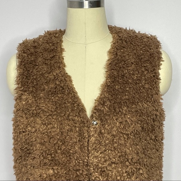 Design Lab/ Lord & Taylor Teddy Bear Faux Fur Vest- Size Medium - Picture 2 of 7